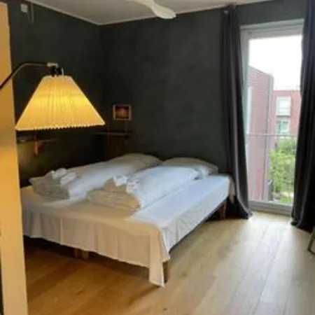 Three Floors - With Four Br In The Apartment *