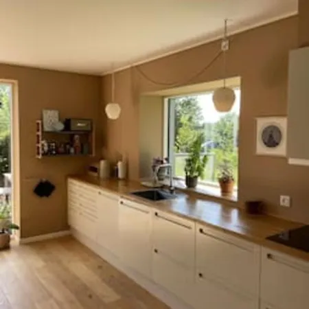 Three Floors - With Four Br In The Lejlighed *